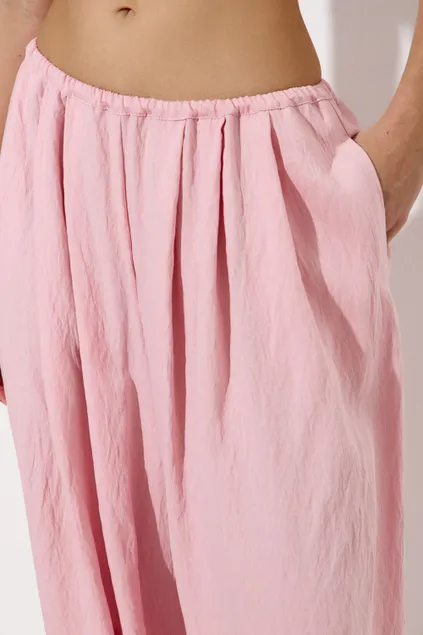 Брюки алладины из вискозы розового цвета