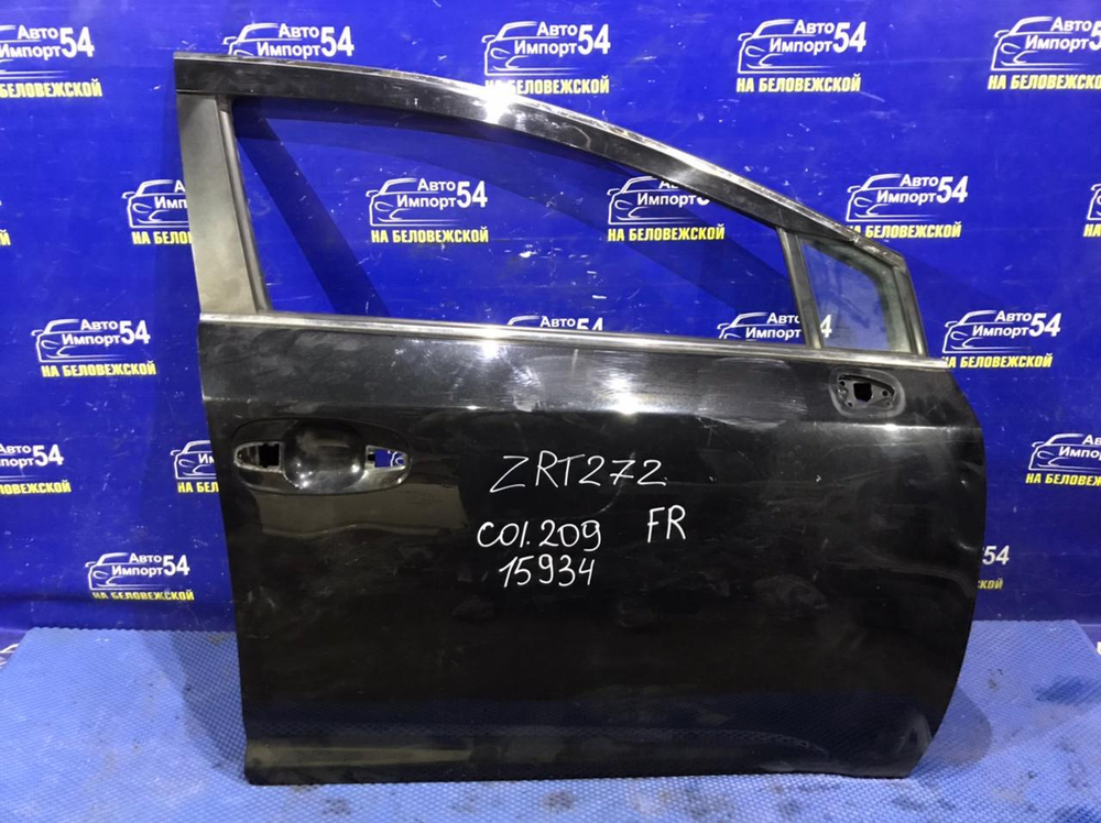 Дверь передняя правая TOYOTA AVENSIS 2012-2015