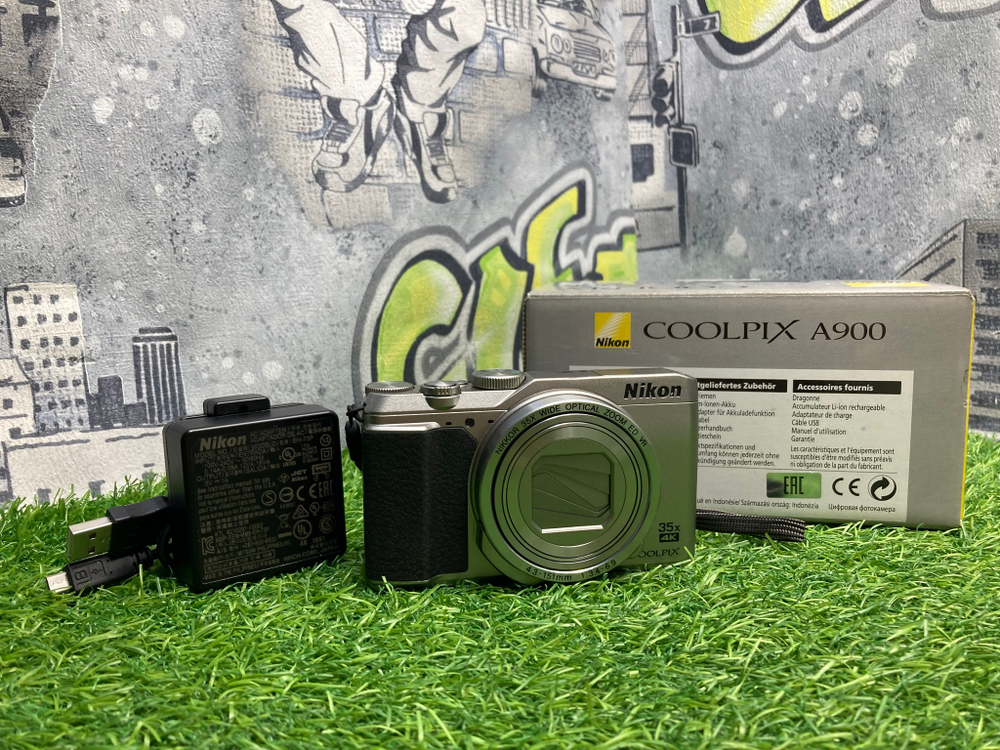 Nikon Coolpix A900