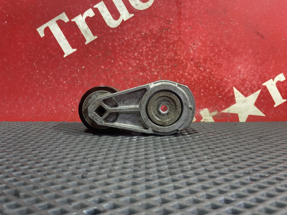 Ролик-натяжитель ручейкового ремня