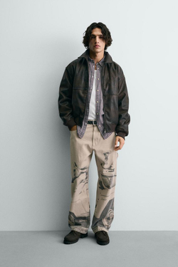 ZARA Х FORD БОМБЕР ИЗ ИСКУССТВЕННОЙ КОЖИ С ТИСНЕНИЕМ, КОРИЧНЕВЫЙ