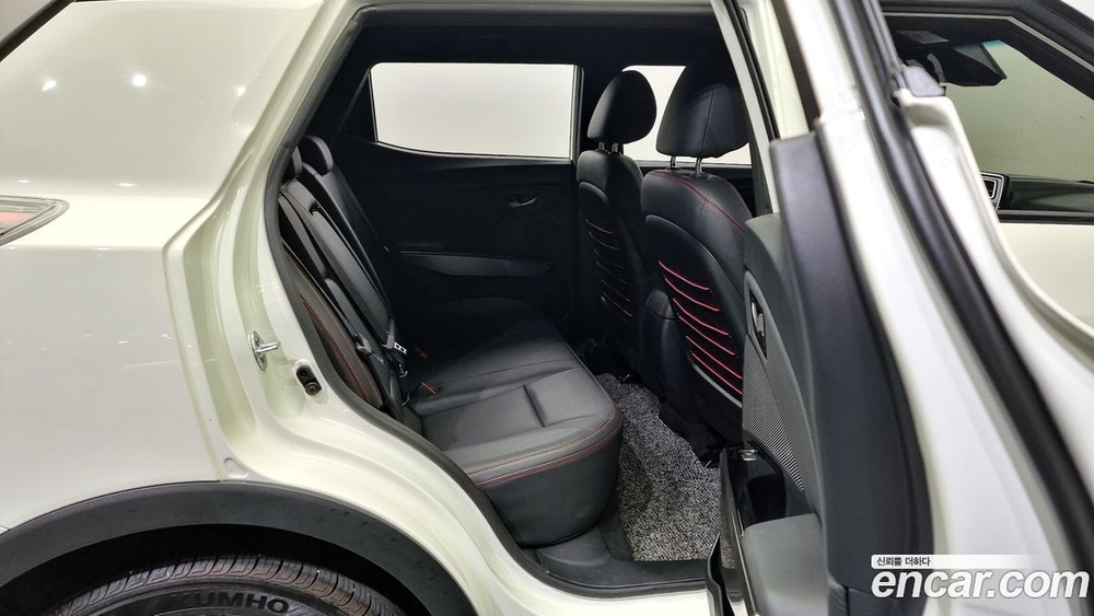 KG Mobility (Ssangyong) Very New Tivoli Бензин 1.5 2WD (11.2020)