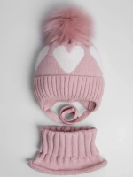Шапка детская зимняя и манишка