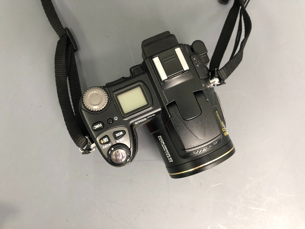 Nikon Coolpix 8700