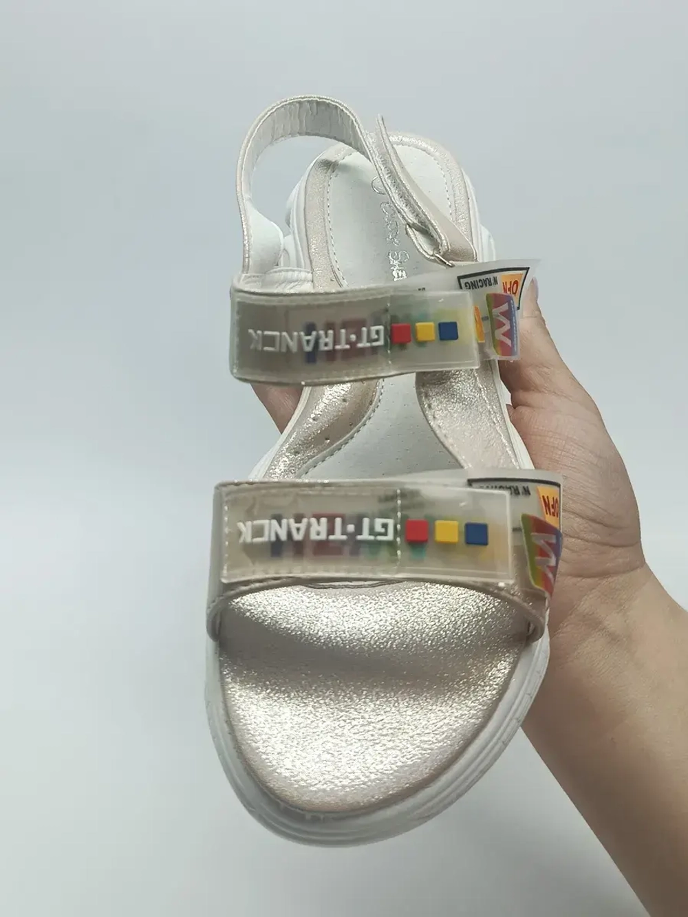 Босоножки «Mismatched shoes» (несовпадающая обувь)