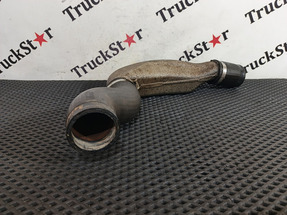 Патрубок системы охлаждения