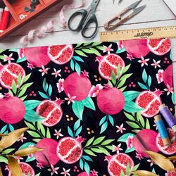 Ткань таффета розовые гранаты на чёрном фоне