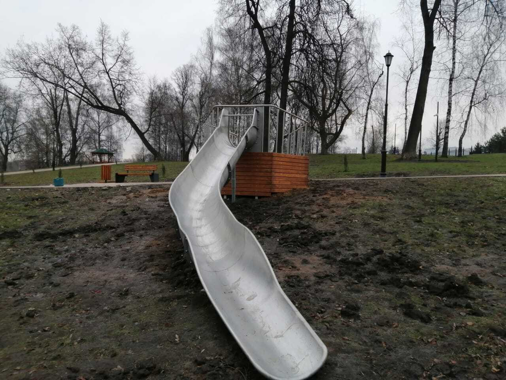 Горка-желоб на естественном холме (8 п.м.)