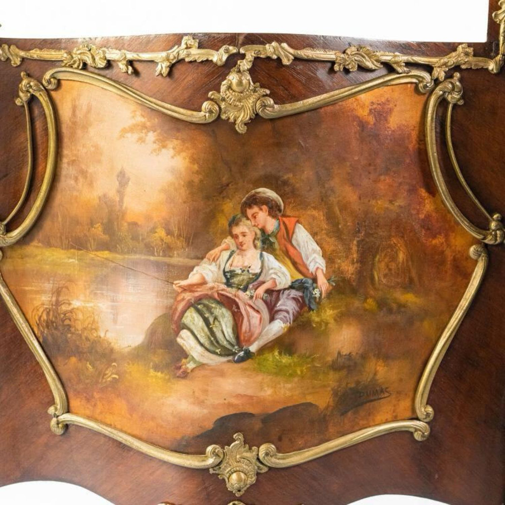 Витрина в дворцовом стиле