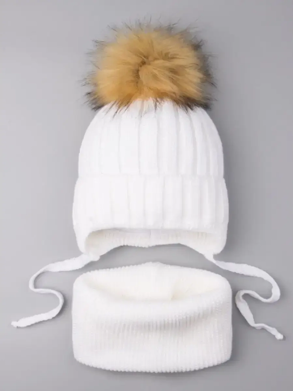 Шапка зимняя для девочки и снуд вязаные