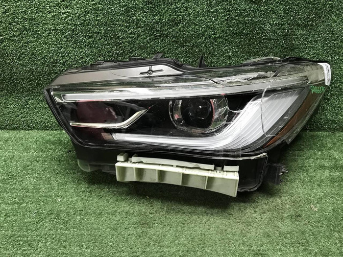 Битая Фара левая Infiniti QX80 (2017-2024) LED