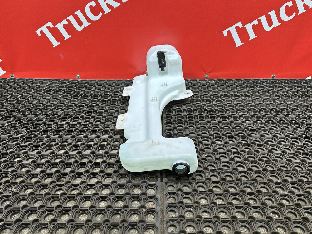 Бачок омывателя лобового стекла 2023г.