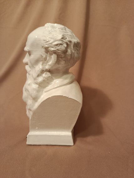 Lev Tolstoy Büstü