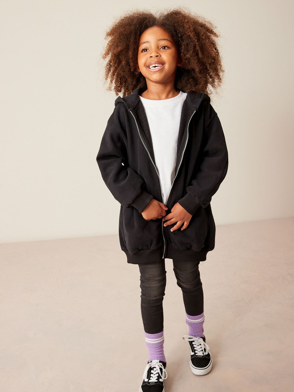 Толстовка удлиненная на молнии с капюшоном для девочки Next A90-820, Черный
