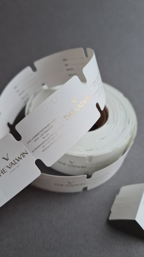 Печать золотой фольгой и черным