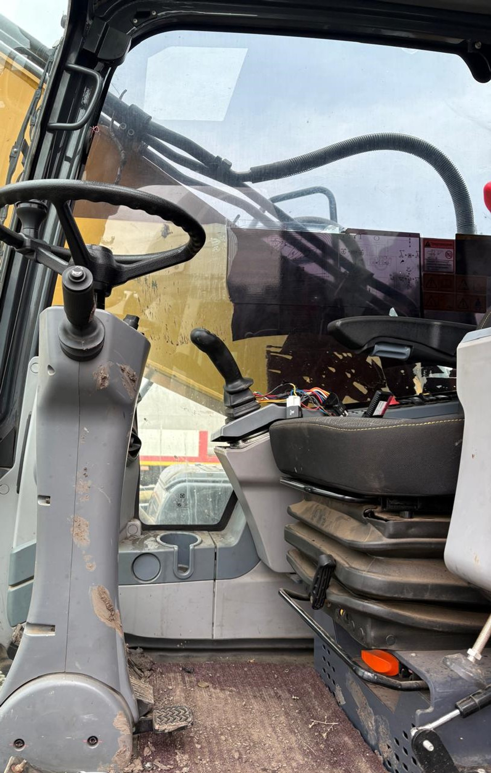 XCMG XE210* Экскаватор колесный XE210WD (Дизельный, 6,7 л, 184 л.с., АТ)