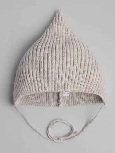 Чепчик детский вязаный на завязках