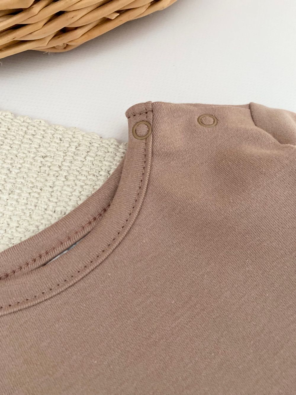 Комплект  (штанишки + кофточка)