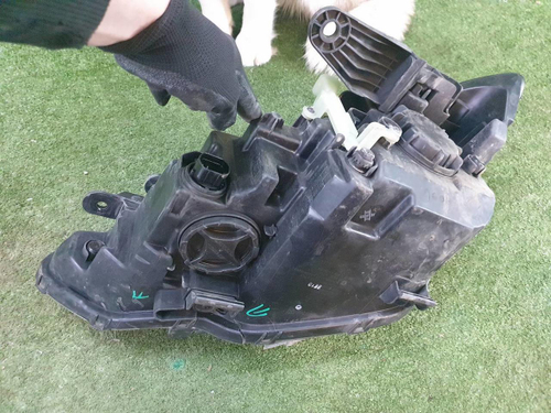 Битая Фара правая Genesis G70 (2017-2021) LED