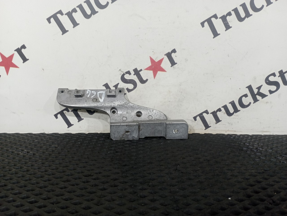 Кронштейн кабины