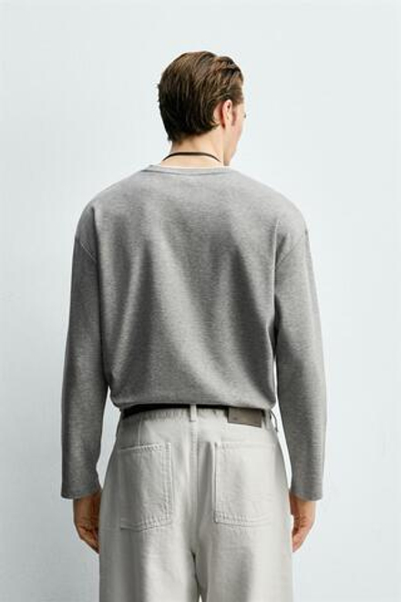 ZARA ФУТБОЛКА С ДВОЙНЫМИ КОНТРАСТНЫМИ ДЕТАЛЯМИ, СЕРЫЙ МЕЛАНЖ
