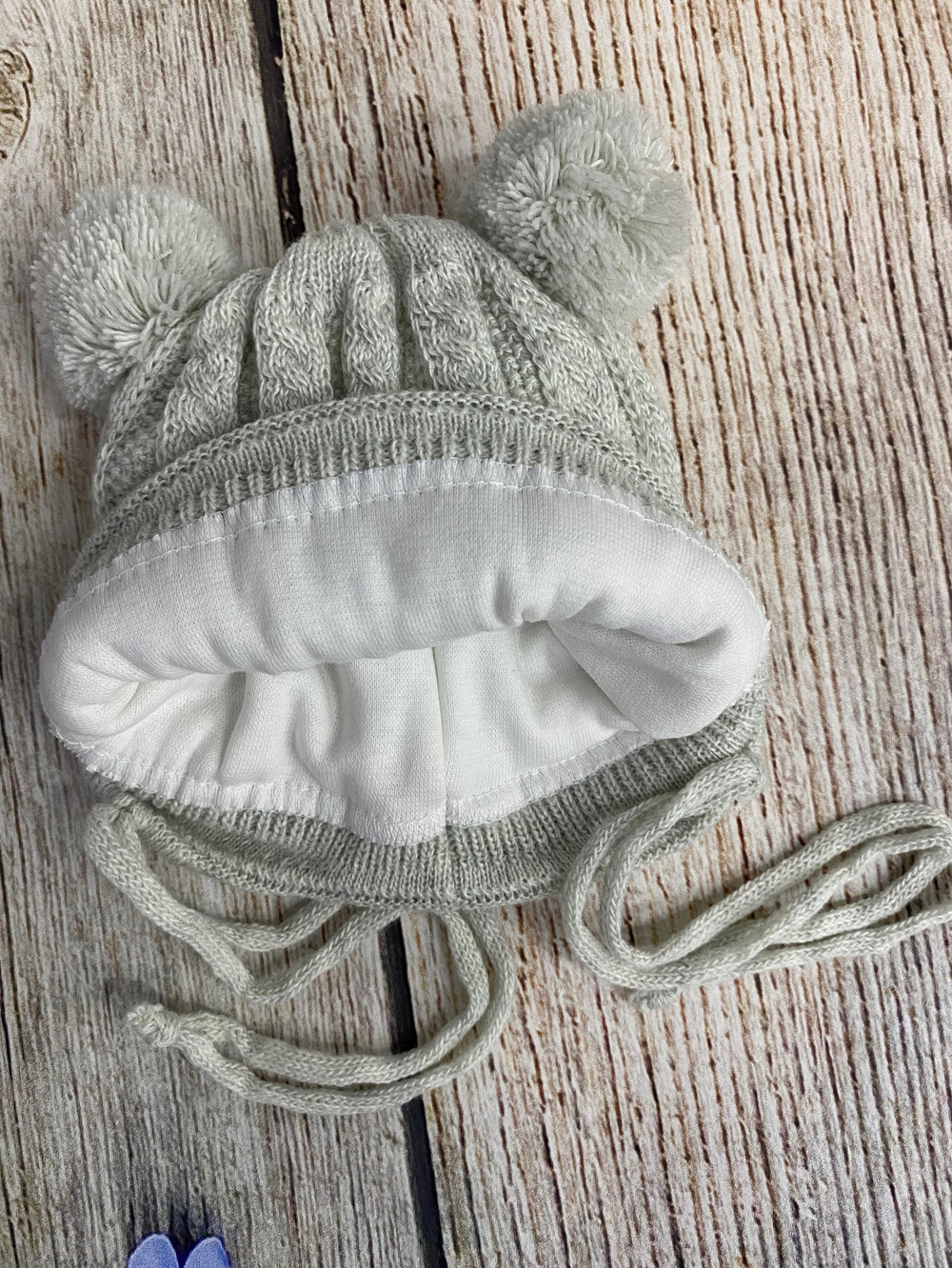 Шапка детская с пампушками "Звездочка"