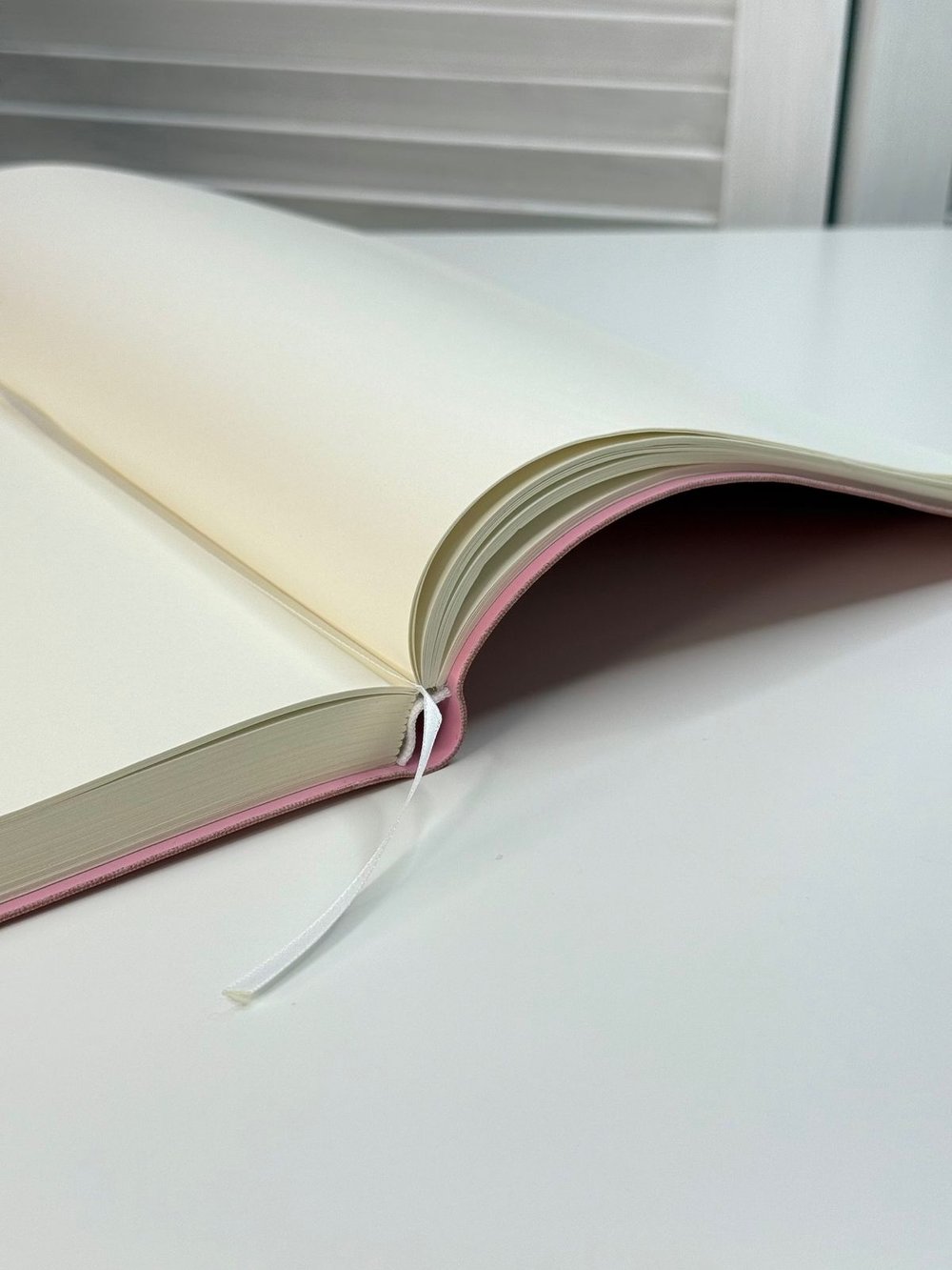 Блокнот А4 200л. (400страниц) без разлиновки Розовый (К44-700A)