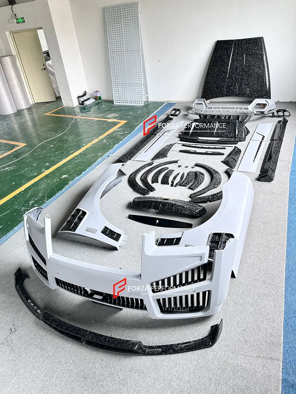 Широкий обвес из карбона для ROLLS-ROYCE CULLINAN СЕРИИ 2 2024+ Ролс Ройс Куллинан