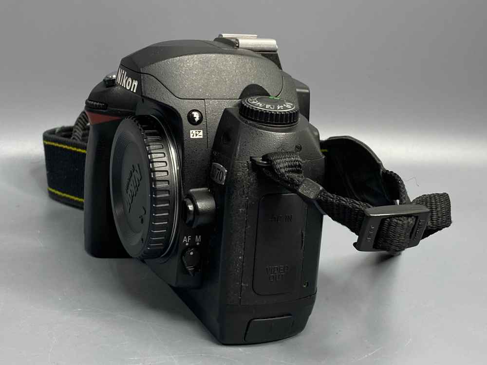 Nikon D70