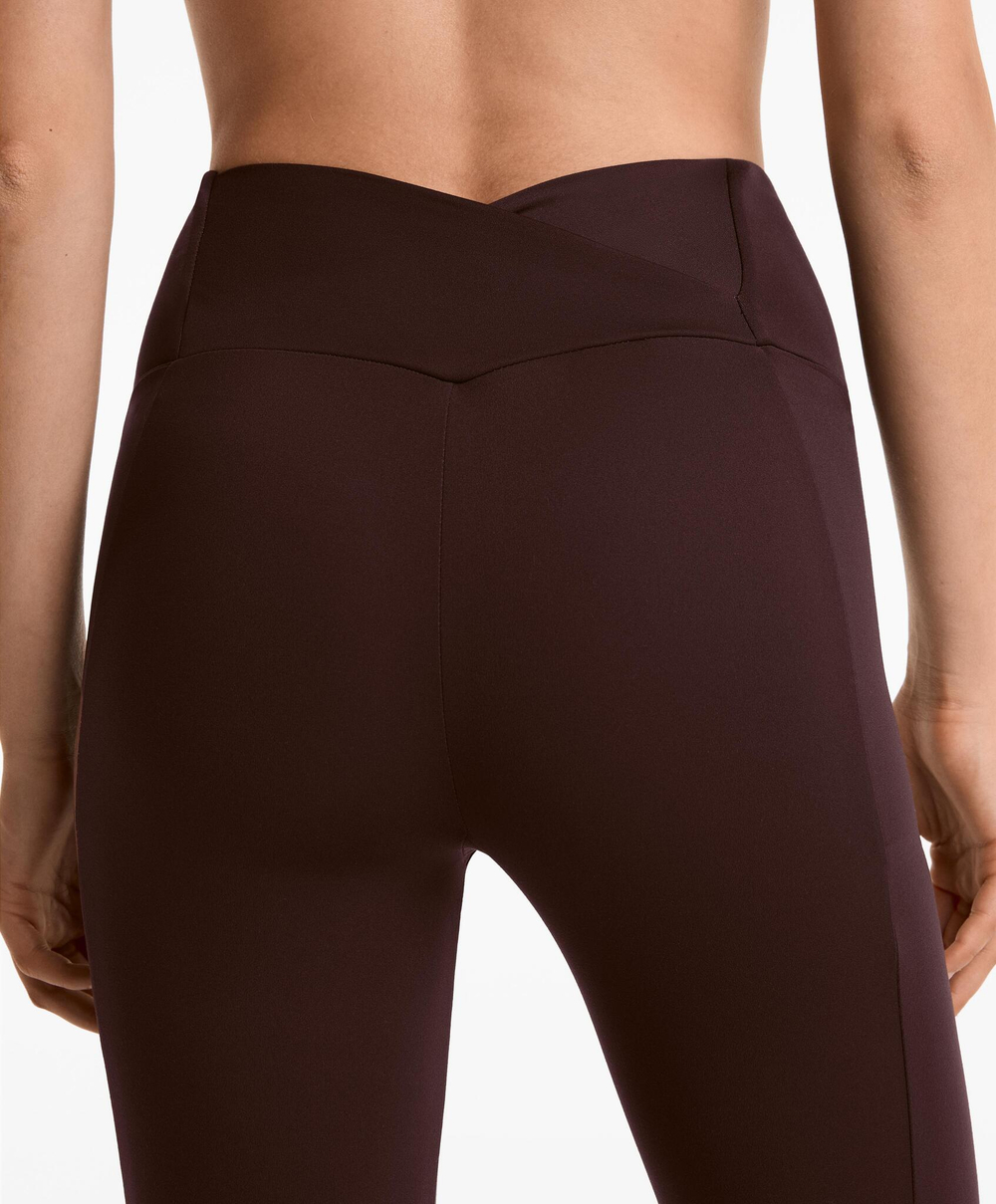 OYSHO Расклешенные брюки Comfortlux с высокой посадкой и карманами, шоколадный