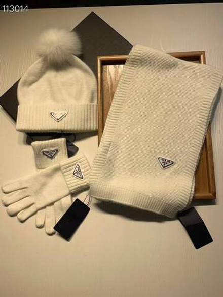 Комплект Prada (шапка + перчатки + шарф)