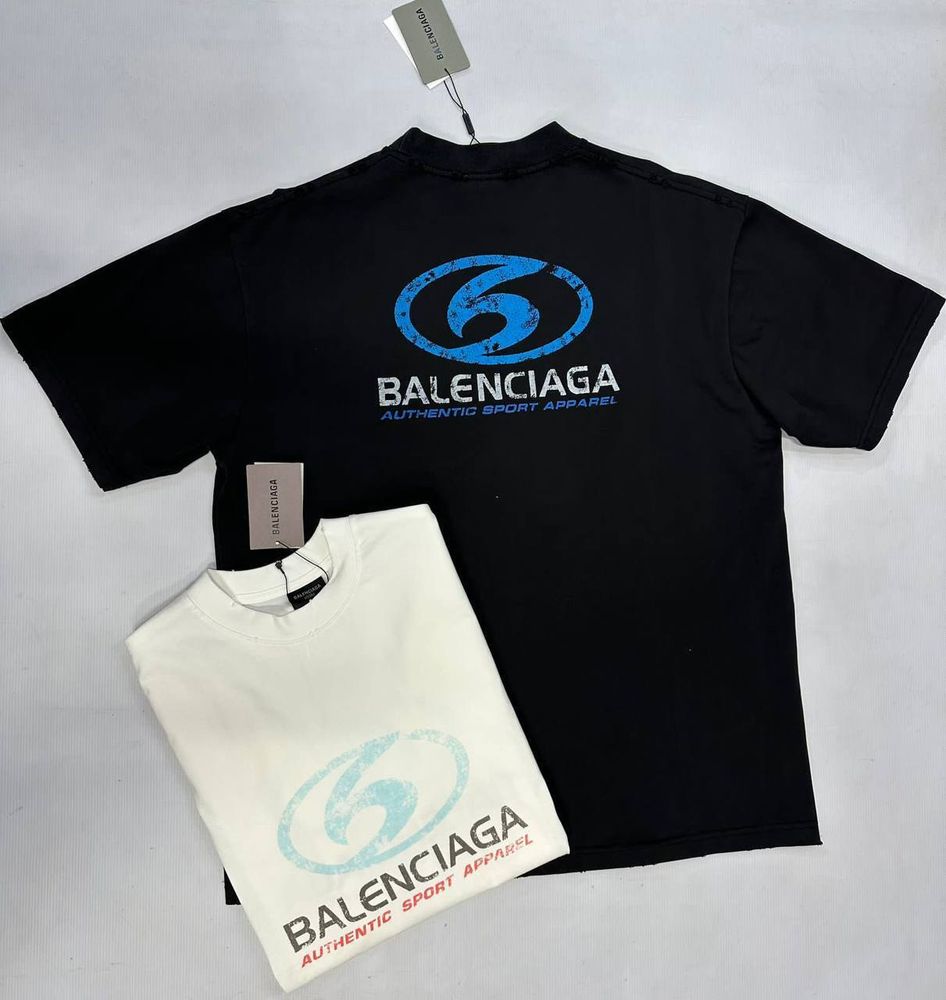 Футболка Balenciaga