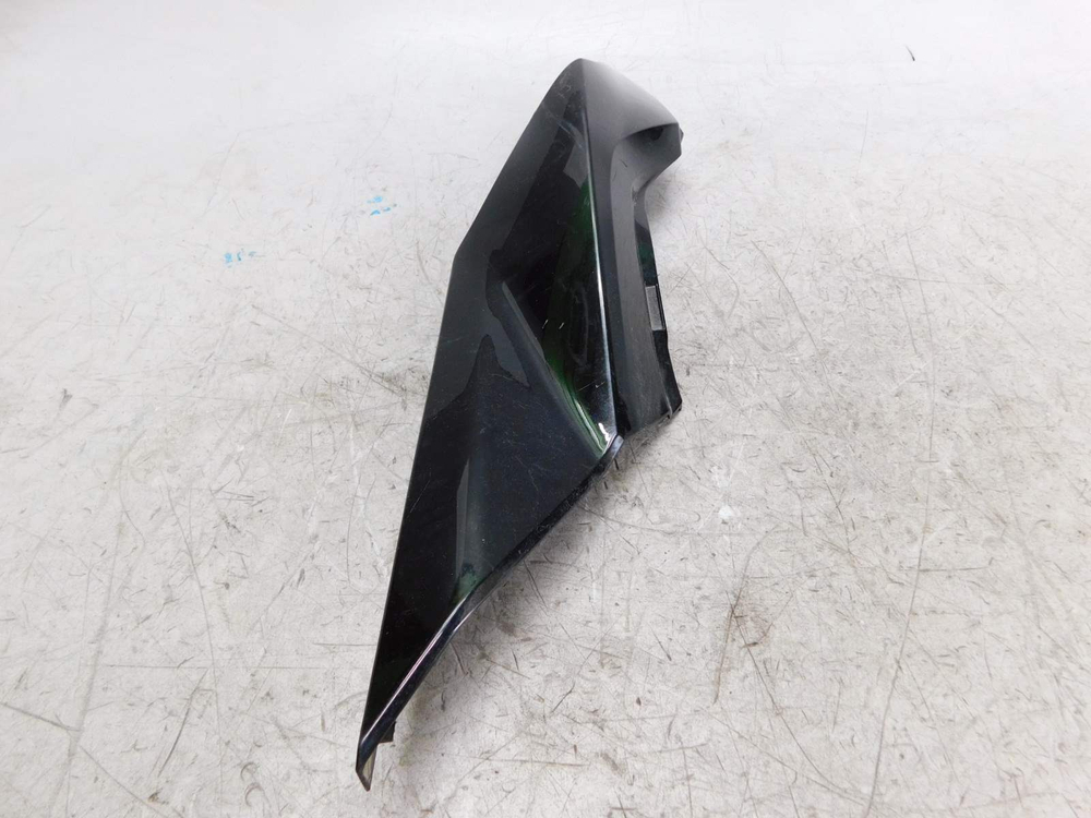 Пластик задний правый Honda VFR800 77220-MJM-D000