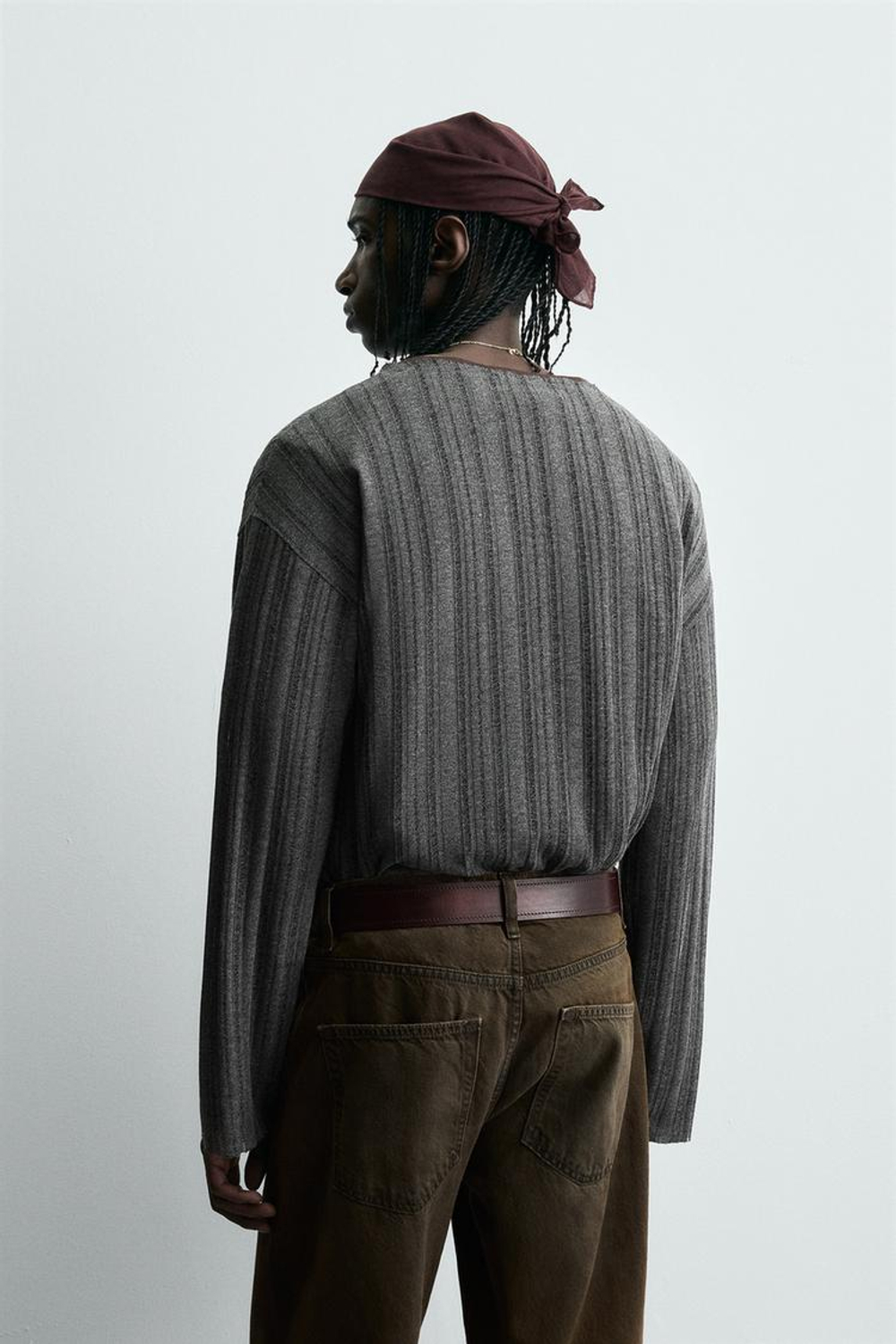 ZARA АЖУРНАЯ ТРИКОТАЖНАЯ ФУТБОЛКА, СЕРЫЙ