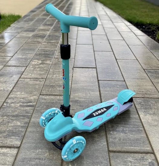 Самокат трехколесный со светящимися колесами Micar Zumba 2022 серый, голубой