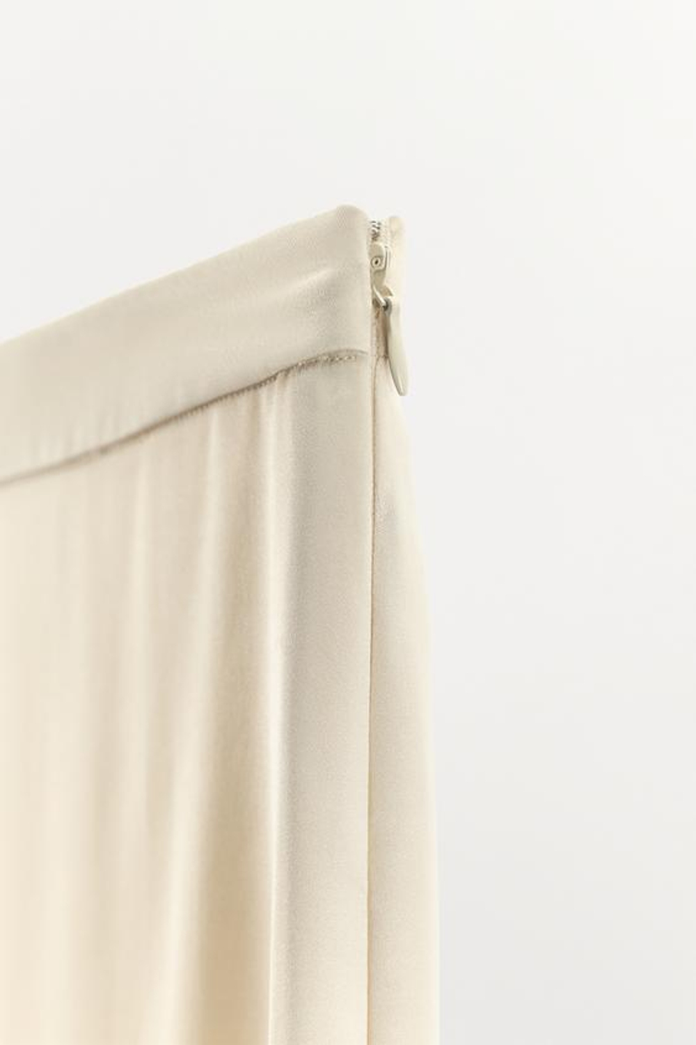 ZARA АТЛАСНЫЕ БРЮКИ ИЗ 100% ВИСКОЗЫ, ЭКРЮ