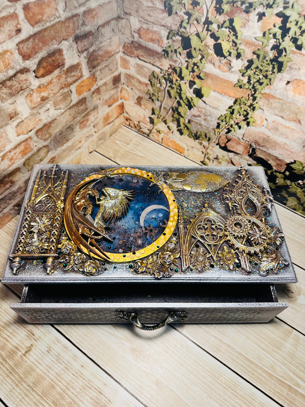 Шкатулка-комод "Дракон и ангел"