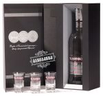 Калашников. Водка. 0.7 Л. Подарочный набор с тремя рюмками.