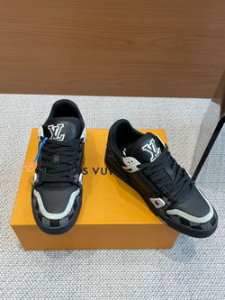 Louis Vuitton Trainer Sneaker