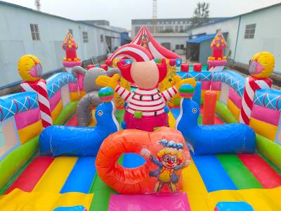 Коммерческий надувной батут «Парк развлечений 5» 12*6*7 м