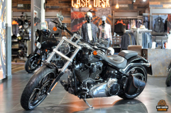 Harley-Davidson Softail Breakout MY15