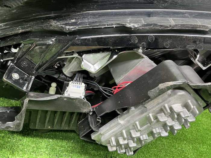 Битая Фара правая Geely Tugella (2019-2024) LED