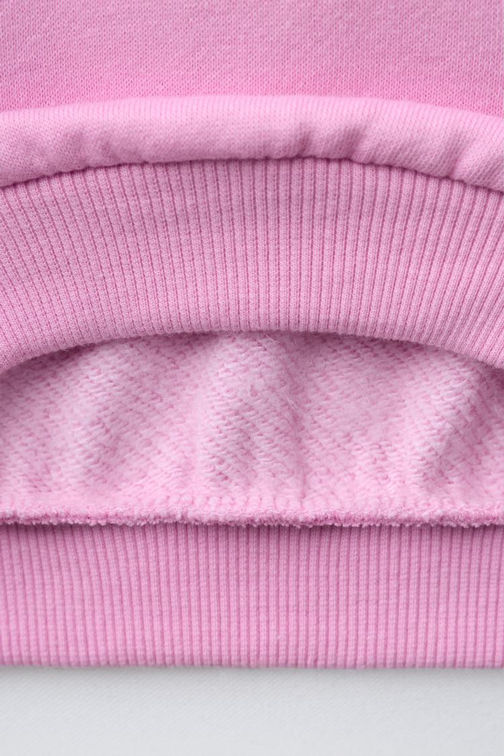 ZARA ТОЛСТОВКА С ПРИНТОМ, РОЗОВЫЙ