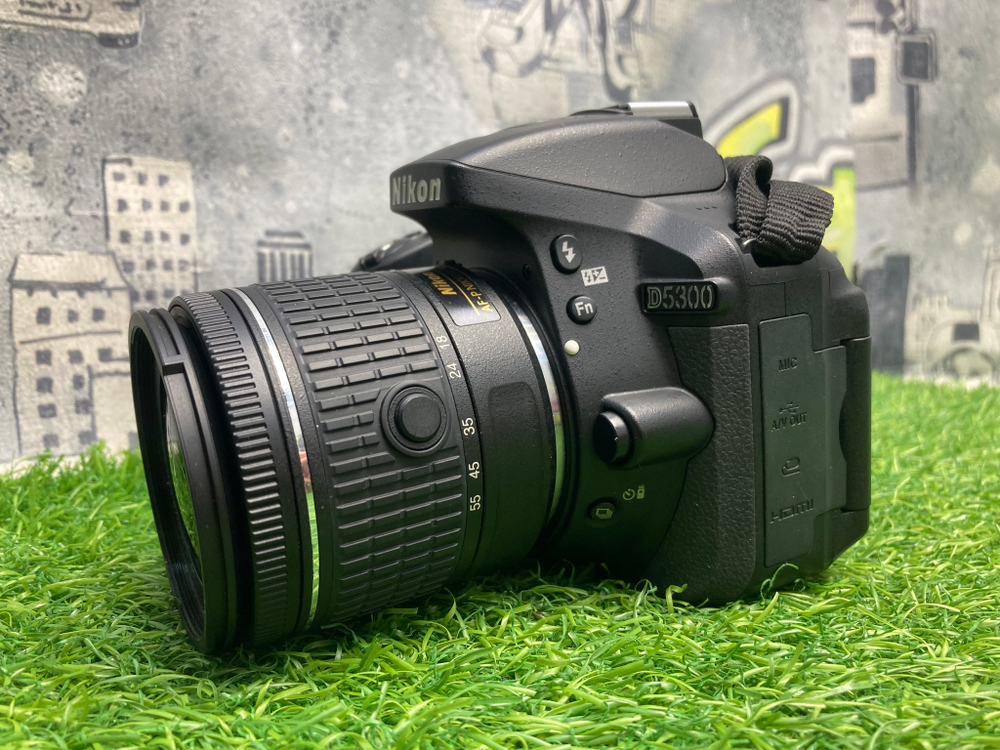 Nikon D5300 Kit 18-55mm 11.400 кадров