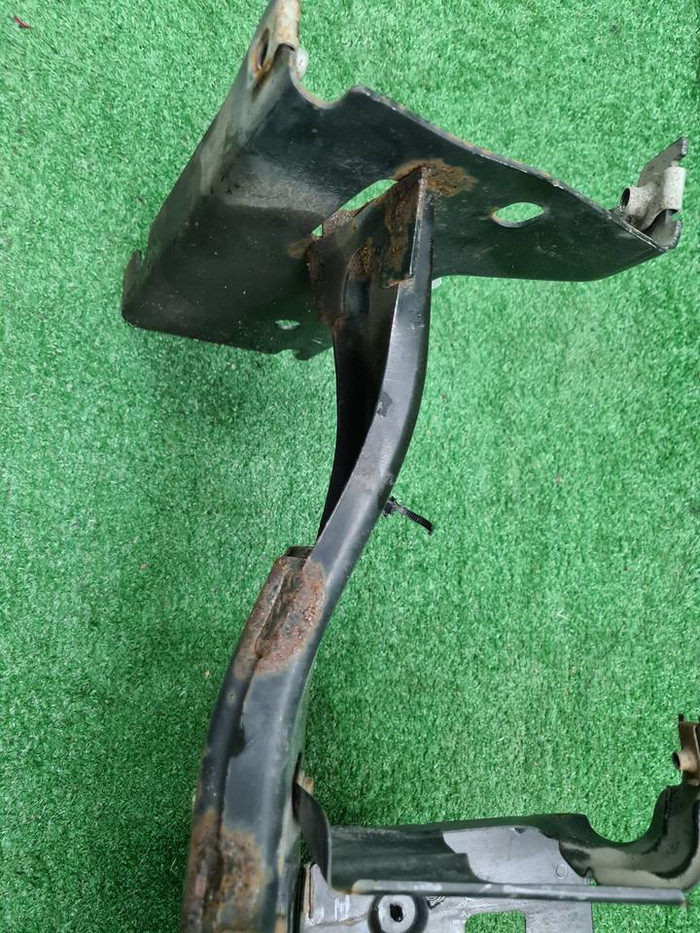 Поперечина кузова задняя Mercedes X W470 (2017-2020)