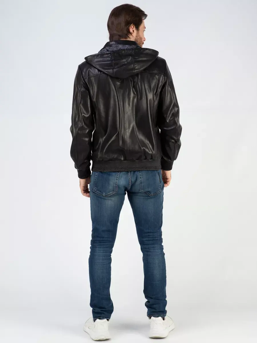 Кожаная куртка демисезонная с капюшоном