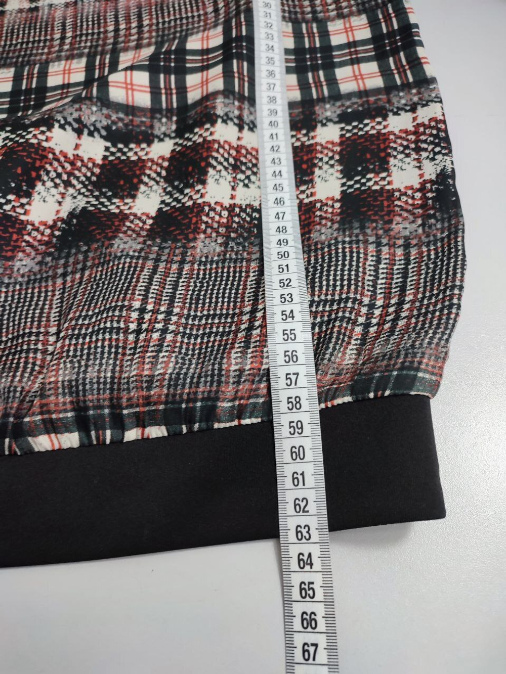 Свитшот комбинированный  с принтом 44 размер