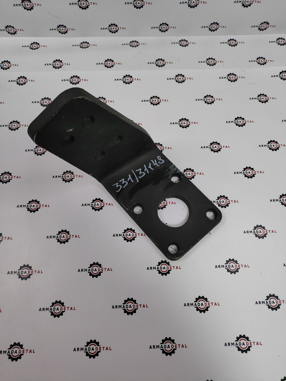 Кронштейн крыла 3CX (правый, уголок) | 331/31148 | Аналог