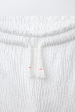 ZARA БРЮКИ В СТИЛЕ РУСТИК С ДЕТАЛЯМИ ИЗ КРУЖЕВА КРОШЕ И ЦВЕТОЧНОЙ ВЫШИВКОЙ, ЖЕЛТОВАТО-БЕЛЫЙ