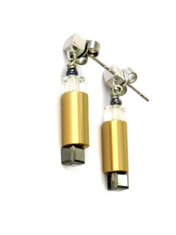 4678 Coeur de Lion Серьги-гвоздики. Золотистый металл и кристаллы Сваровски топазового и алмазно-прозрачного оттенка.